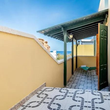 Seaside Arico, Calle La Caleta